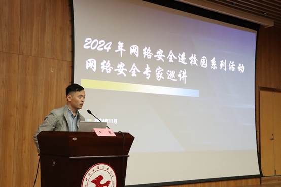 图片包含 室内, 前, 钟表, 桌子

描述已自动生成